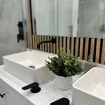 De Lux Ion Mihalache * ブカレスト