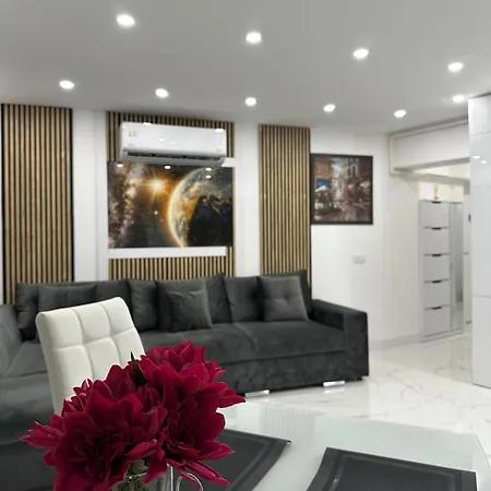 De Lux Ion Mihalache *