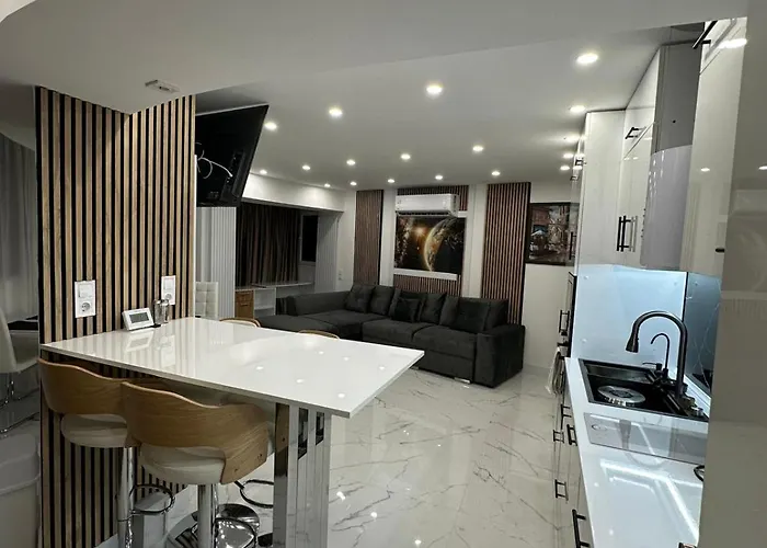 De Lux Ion Mihalache